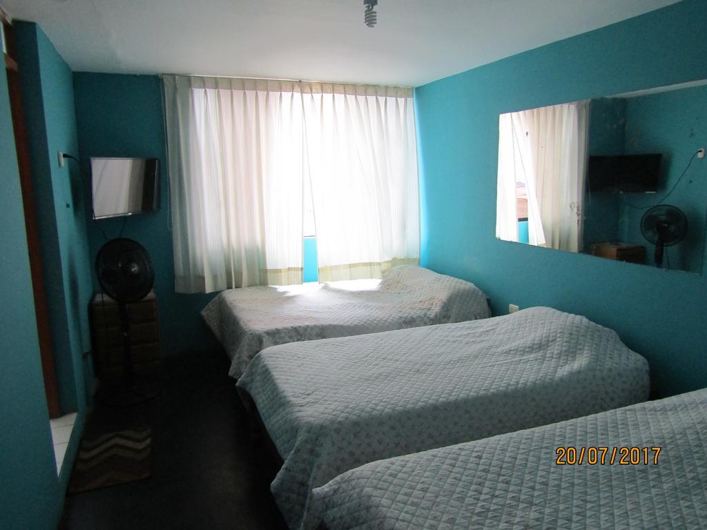 Hostal California 莫延多 外观 照片